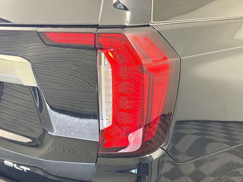 Used 2021 GMC Yukon XL SLT AWD/4WD image 34