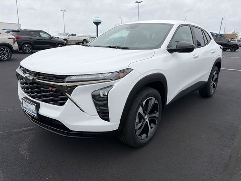 New 2026 Chevrolet Trax RS FWD image 8