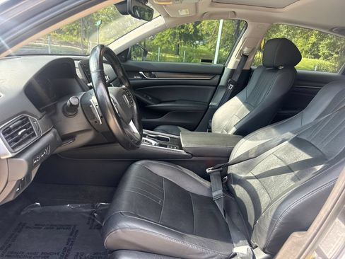 Used 2020 Honda Accord Touring image 12