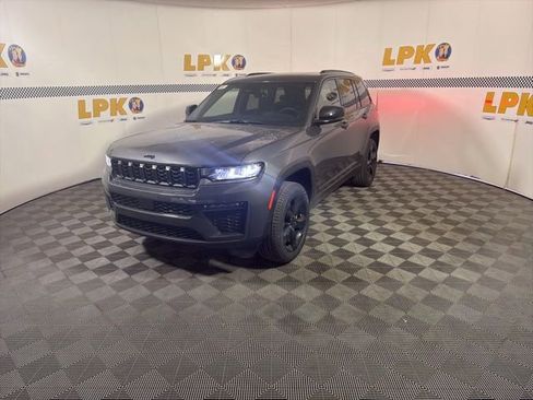 New 2026 Jeep Grand Cherokee Limited w/ Limited Altitude Package AWD/4WD image 7