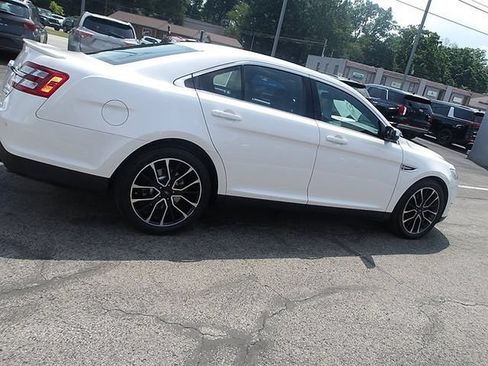 Used 2018 Ford Taurus Limited AWD/4WD image 8