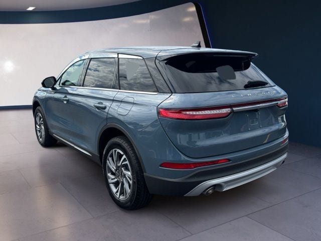 Used 2025 Lincoln Corsair AWD image 3