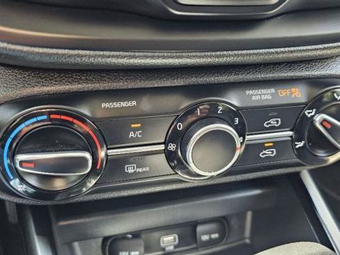 Used 2020 Kia Soul S FWD image 22