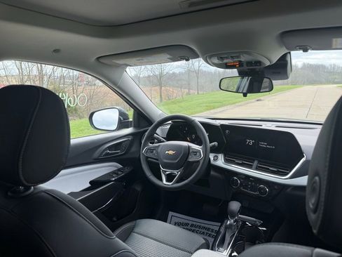 New 2026 Chevrolet Trax LT image 18