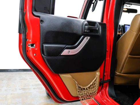 Used 2012 Jeep Wrangler Unlimited Sahara w/ Connectivity Group image 40