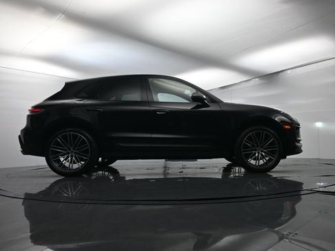 Certified 2025 Porsche Macan image 53