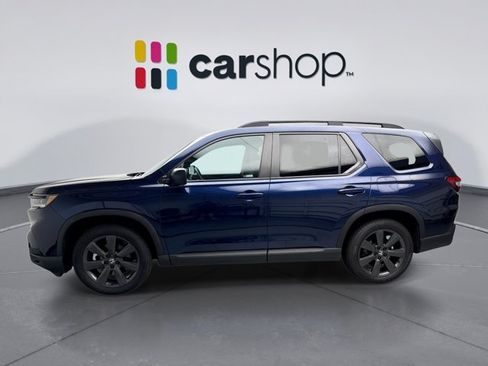 Used 2023 Honda Pilot Sport image 2