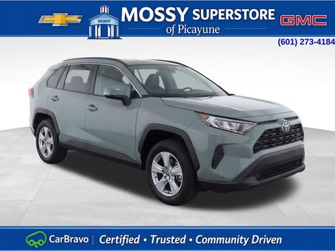 Used 2023 Toyota RAV4 XLE w/ Convenience Package FWD image 2