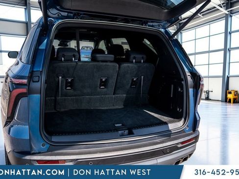 Used 2025 Chevrolet Traverse LT FWD image 31
