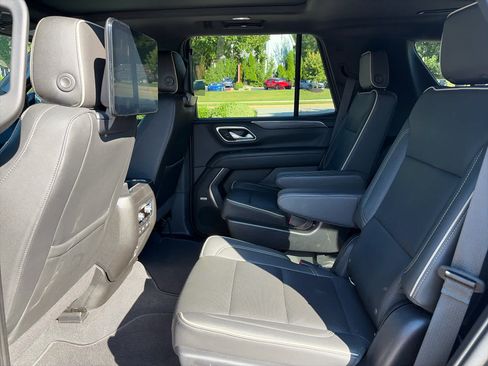 Used 2022 GMC Yukon SLT w/ SLT Premium Package AWD/4WD image 10