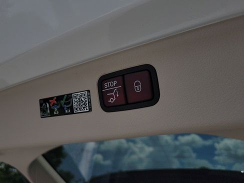 Certified 2023 Mercedes-Benz EQS 450+ SUV image 9