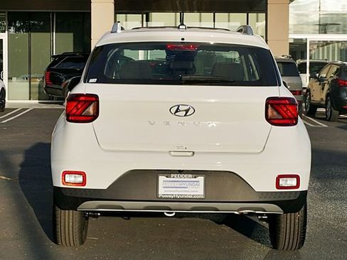 New 2026 Hyundai Venue SEL FWD image 10