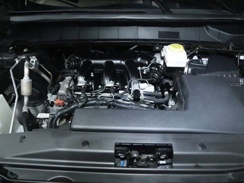 Used 2025 Nissan Pathfinder SV FWD image 37