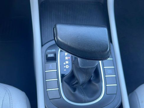 Certified 2025 Hyundai Kona SEL AWD/4WD image 30