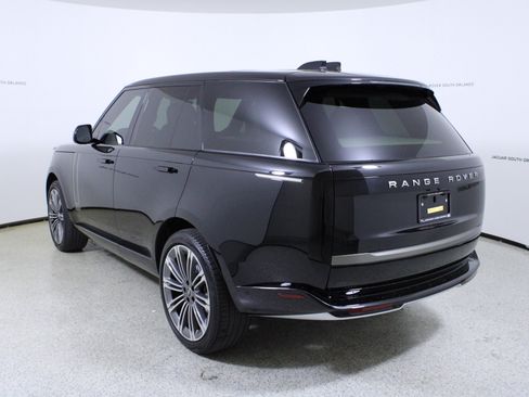 Used 2024 Land Rover Range Rover SE image 5