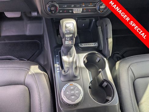 New 2025 Ford Bronco Badlands image 12