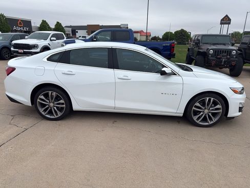 Used 2024 Chevrolet Malibu LT FWD image 4
