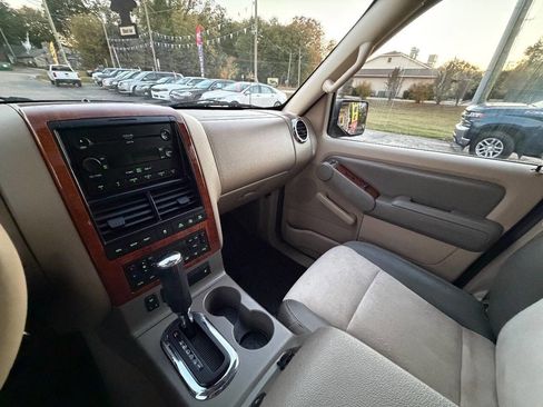 Used 2007 Ford Explorer Eddie Bauer image 23
