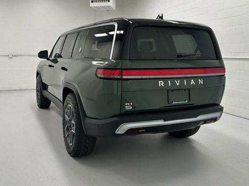 Used 2024 Rivian R1S Adventure AWD/4WD image 8