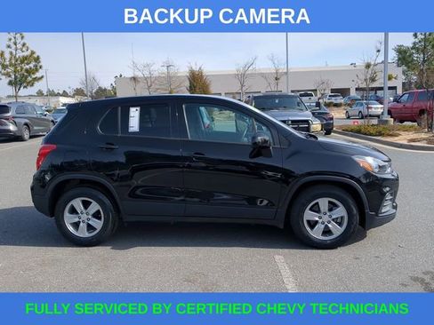 Used 2022 Chevrolet Trax LS w/ Tint and Cruise Package image 3