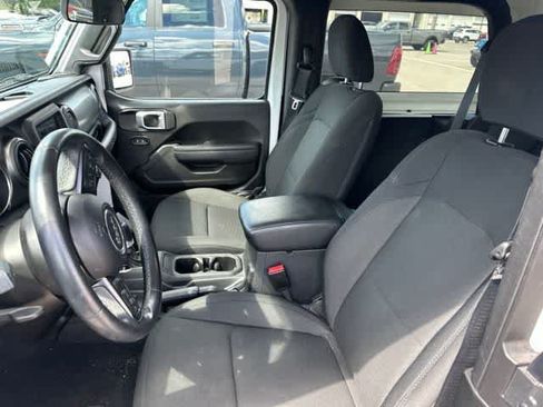 Used 2022 Jeep Wrangler Sport AWD/4WD image 4
