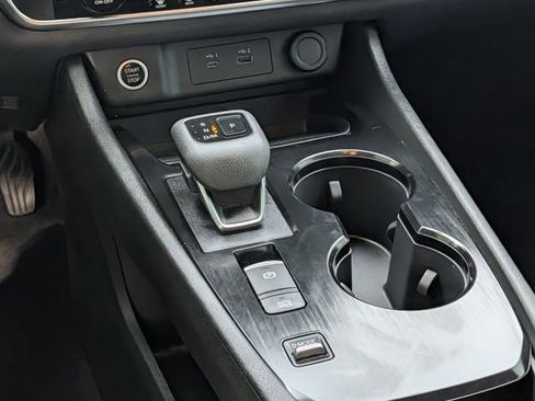 Used 2023 Nissan Rogue SV image 14