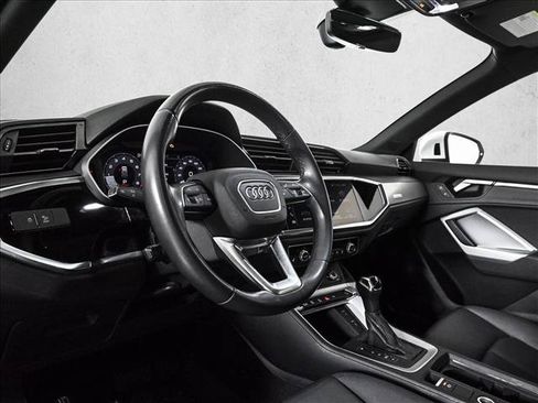 Used 2023 Audi Q3 2.0T Premium w/ Convenience Package AWD/4WD image 10