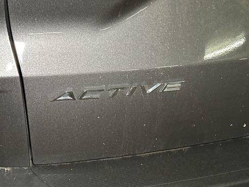 Used 2025 Ford Escape Active AWD/4WD image 5