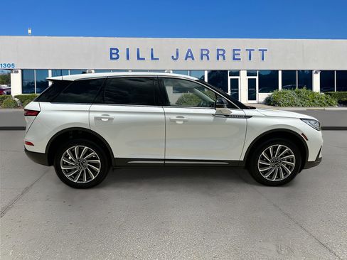 Used 2025 Lincoln Corsair Reserve FWD image 8