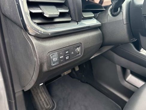 Used 2026 GMC Terrain Elevation w/ Elevation Premium Package image 30