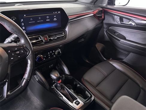 Used 2024 Chevrolet TrailBlazer RS image 36