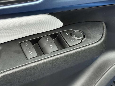 New 2026 Chevrolet Equinox EV LT image 17