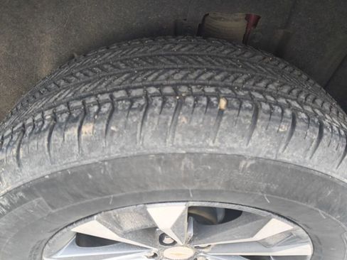 Used 2026 Chevrolet Equinox LT w/ Convenience Package II image 12