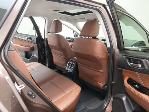 Used 2019 Subaru Outback 3.6R Touring image 33