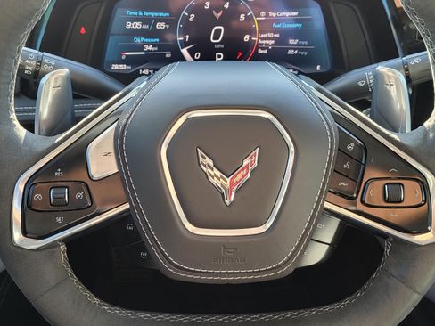 Used 2022 Chevrolet Corvette Stingray Premium Cpe w/ Z51 Performance Package image 21