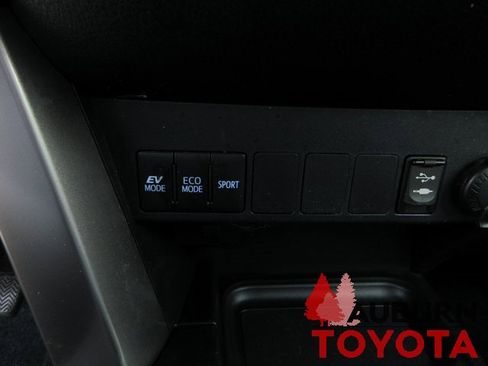 Certified 2017 Toyota RAV4 XLE image 19