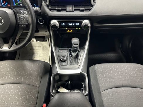 Used 2025 Toyota RAV4 XLE AWD/4WD image 37