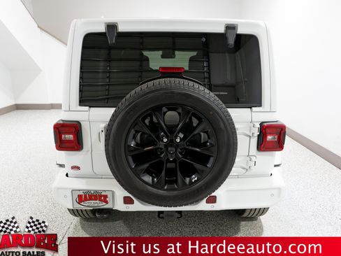 Used 2020 Jeep Wrangler Unlimited Sahara AWD/4WD image 4