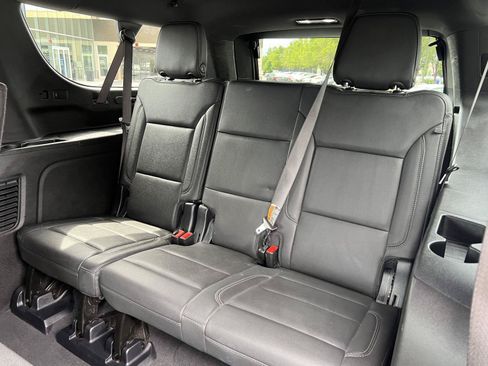 Used 2025 Chevrolet Suburban Z71 AWD/4WD image 27