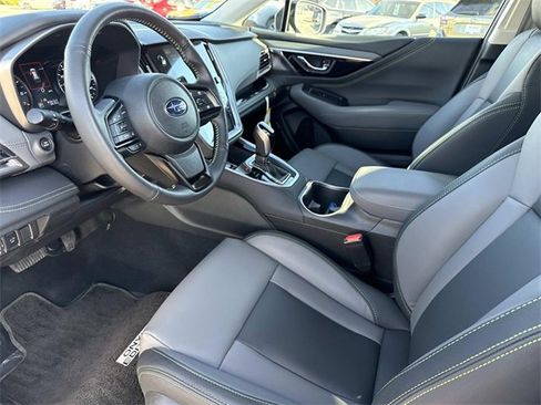 Used 2025 Subaru Outback Onyx Edition image 13