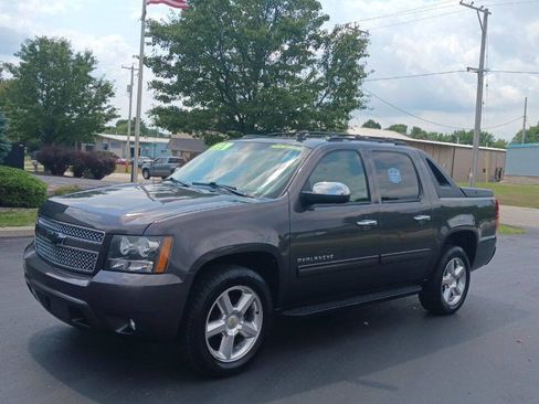 Used 2011 Chevrolet Avalanche LS w/ Regional Value Package AWD/4WD image 1
