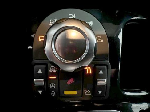 Used 2013 Land Rover LR4 HSE image 26