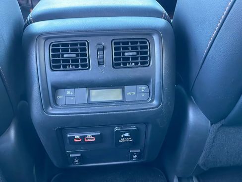 Used 2020 Nissan Pathfinder SL image 25