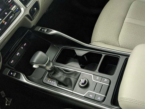 Used 2023 Kia Sorento S w/ Panoramic Sunroof Package FWD image 18