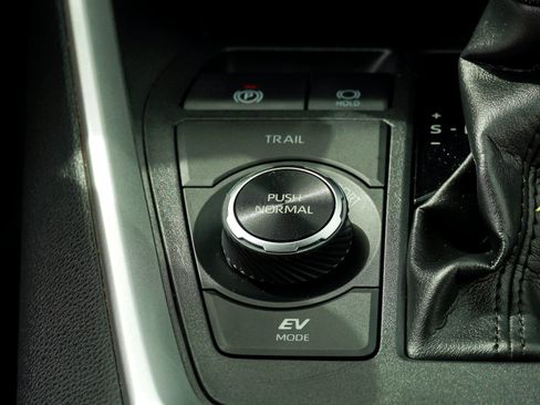 Certified 2023 Toyota RAV4 XLE Premium AWD/4WD image 40