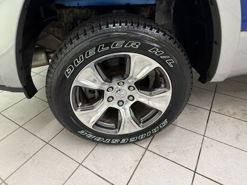 Used 2019 RAM 1500 Laramie AWD/4WD image 15