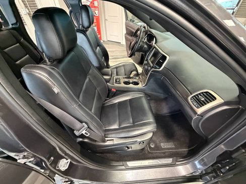 Used 2017 Jeep Grand Cherokee Limited AWD/4WD image 40