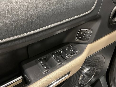 Used 2022 Ford Expedition XLT image 7