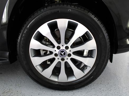 Used 2018 Mercedes-Benz GLS 450 4MATIC w/ Premium Package image 90