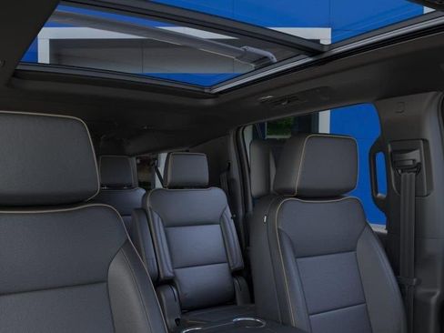 New 2026 Chevrolet Suburban Premier image 24